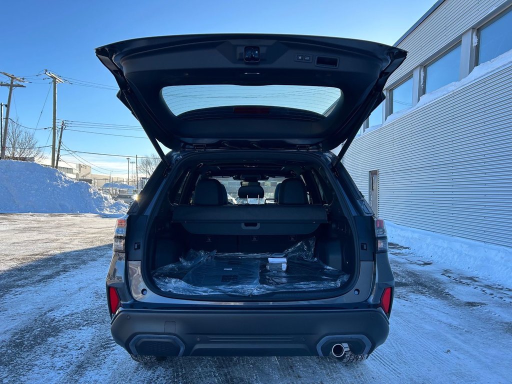 2026 Subaru Forester Limited in Charlemagne, Quebec - 5 - w1024h768px