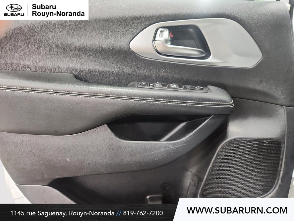 Chrysler Passenger Vans Pacifica Touring 2023 à Rouyn-Noranda, Québec - 10 - w1024h768px