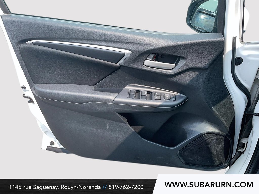 2016 Honda Fit LX in Rouyn-Noranda, Quebec - 10 - w1024h768px