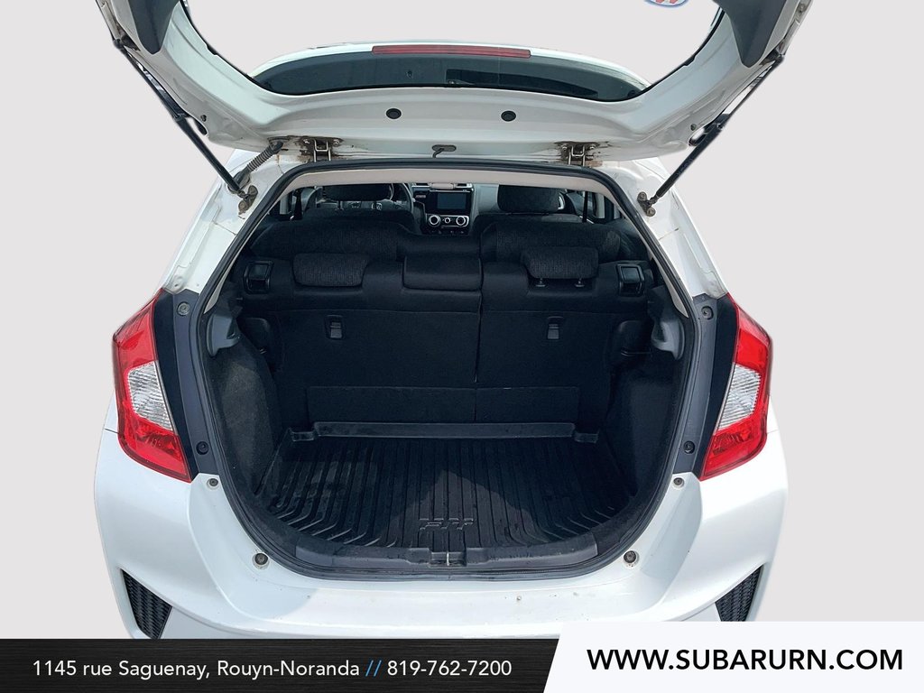 2016 Honda Fit LX in Rouyn-Noranda, Quebec - 6 - w1024h768px