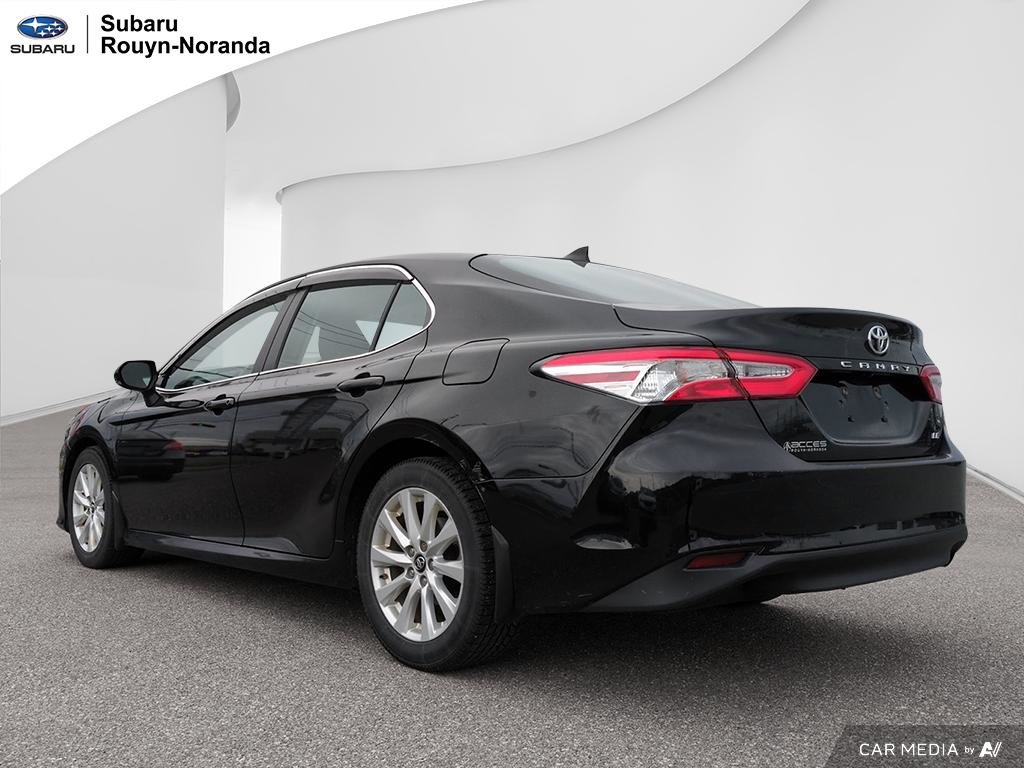 2018 Toyota Cars Camry LE in Rouyn-Noranda, Quebec - 4 - w1024h768px