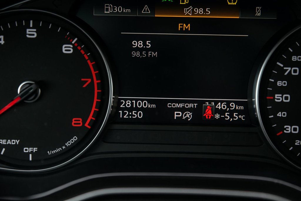 Audi A4 Sedan Komfort, AWD, Cuir Toit ouvrant Mags, Carplay 2024 à Sainte-Julie, Québec - 15 - w1024h768px