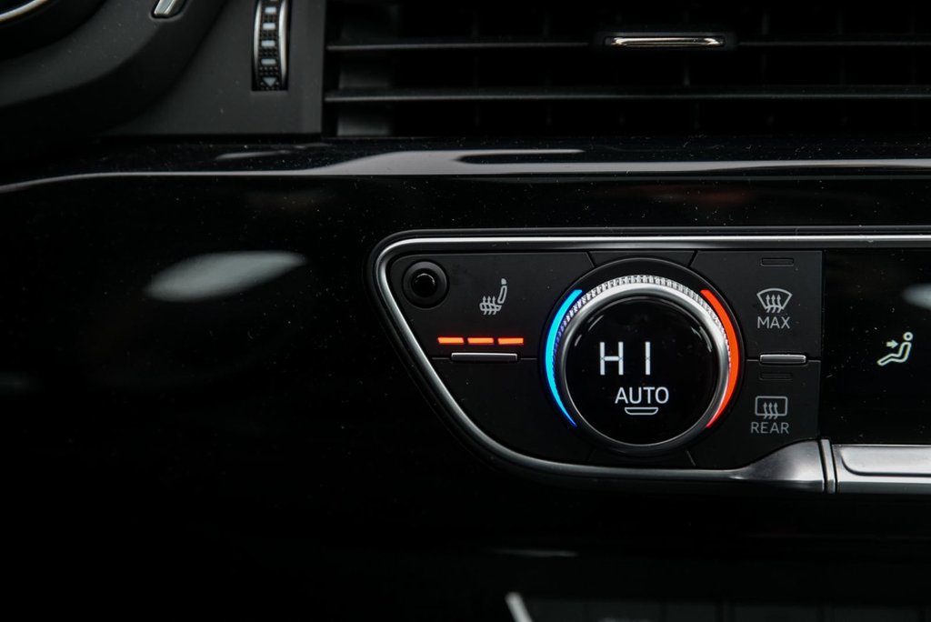 Audi A4 Sedan Komfort, AWD, Cuir Toit ouvrant Mags, Carplay 2024 à Sainte-Julie, Québec - 21 - w1024h768px