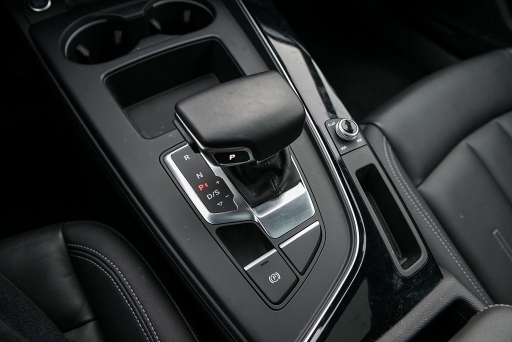 Audi A4 Sedan Komfort, AWD, Cuir Toit ouvrant Mags, Carplay 2024 à Sainte-Julie, Québec - 22 - w1024h768px