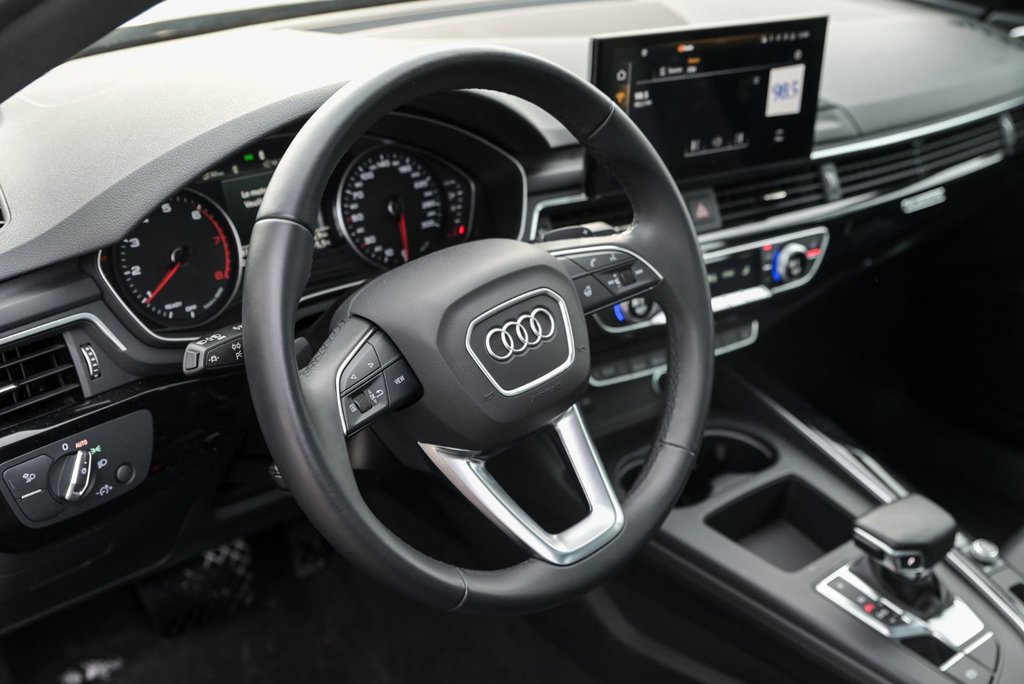 Audi A4 Sedan Komfort, AWD, Cuir Toit ouvrant Mags, Carplay 2024 à Sainte-Julie, Québec - 12 - w1024h768px