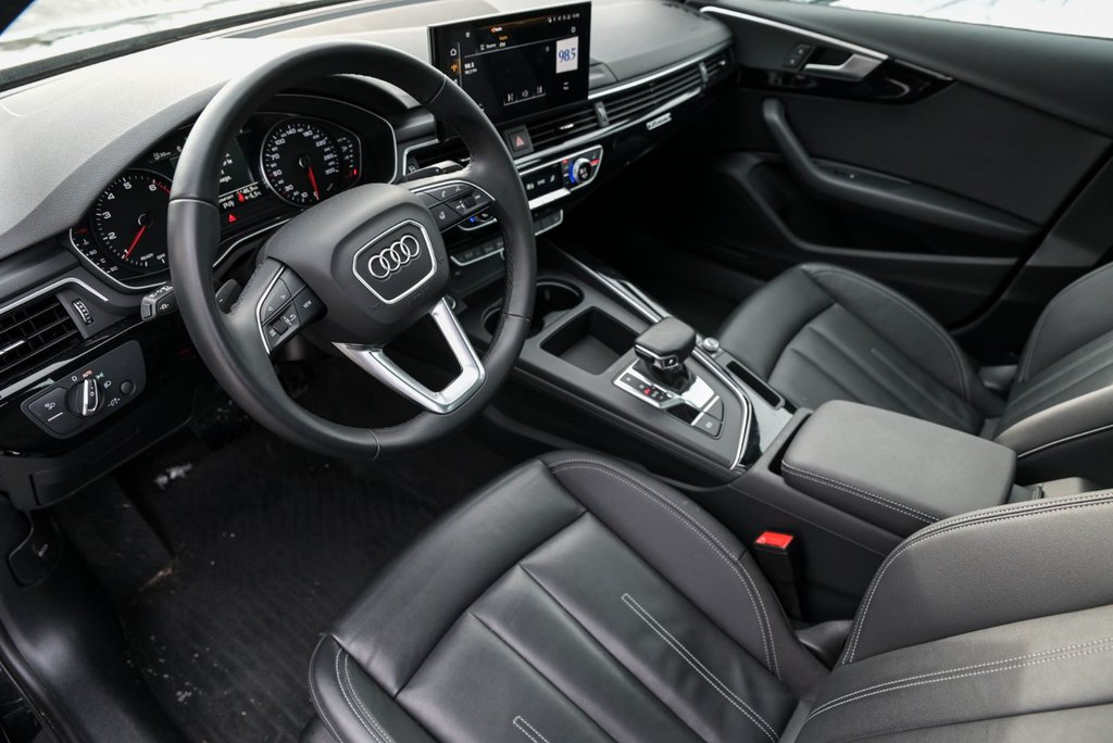 Audi A4 Sedan Komfort, AWD, Cuir Toit ouvrant Mags, Carplay 2024 à Sainte-Julie, Québec - 13 - w1024h768px