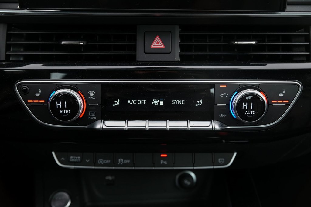 Audi A4 Sedan Komfort, AWD, Cuir Toit ouvrant Mags, Carplay 2024 à Sainte-Julie, Québec - 20 - w1024h768px