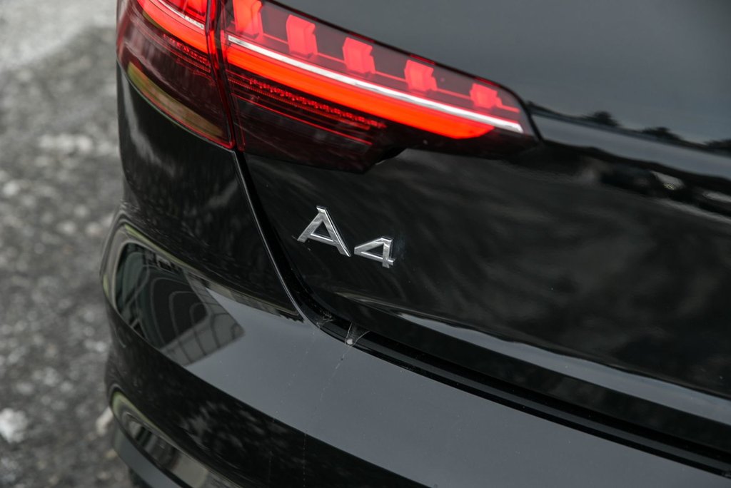Audi A4 Sedan Komfort, AWD, Cuir Toit ouvrant Mags, Carplay 2024 à Sainte-Julie, Québec - 7 - w1024h768px