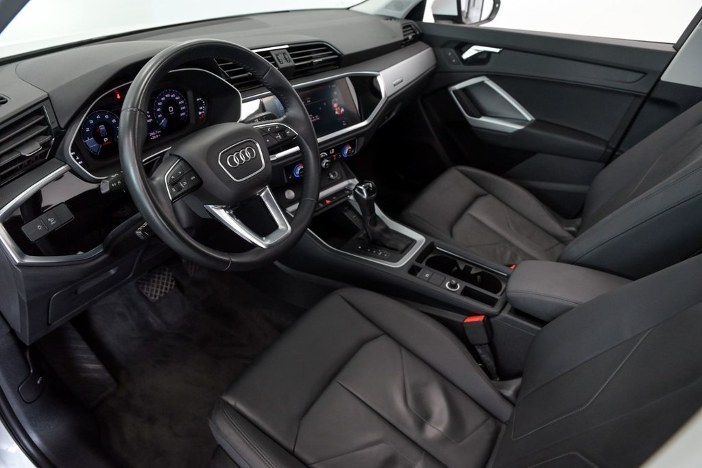 2020 Audi Q3 Komfort AWD Cuir Toit pano Sièges chauffants in Sainte-Julie, Quebec - 12 - w1024h768px