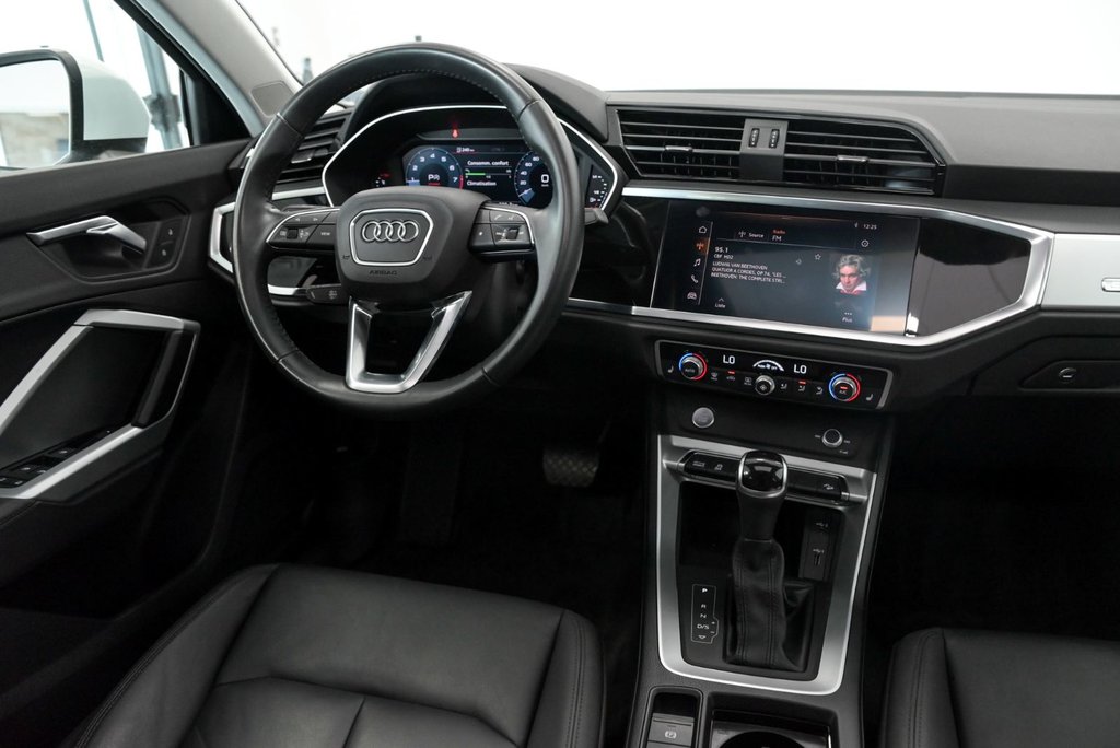 2020 Audi Q3 Komfort AWD Cuir Toit pano Sièges chauffants in Sainte-Julie, Quebec - 23 - w1024h768px