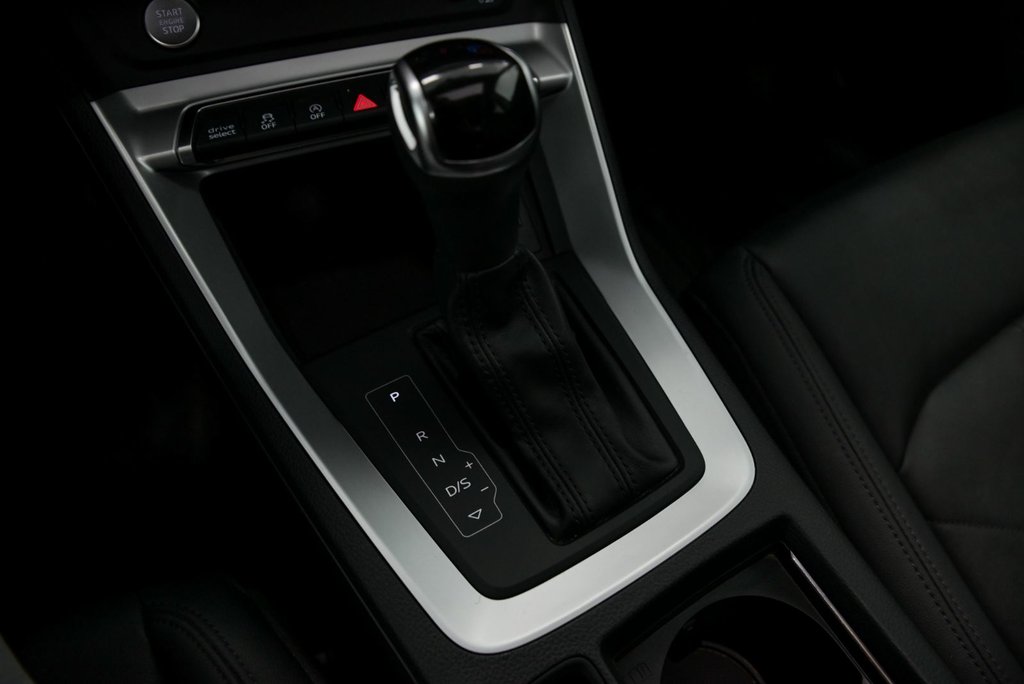 2020 Audi Q3 Komfort AWD Cuir Toit pano Sièges chauffants in Sainte-Julie, Quebec - 20 - w1024h768px