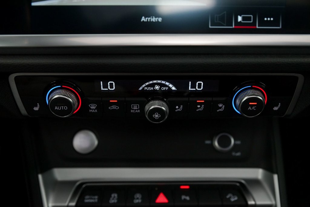 2020 Audi Q3 Komfort AWD Cuir Toit pano Sièges chauffants in Sainte-Julie, Quebec - 19 - w1024h768px