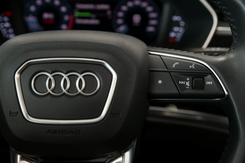 2020 Audi Q3 Komfort AWD Cuir Toit pano Sièges chauffants in Sainte-Julie, Quebec - 15 - w1024h768px
