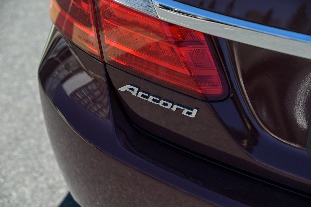 2013 Honda Accord Sedan Touring, Bancs Chauffants in Sainte-Julie, Quebec - 7 - w1024h768px