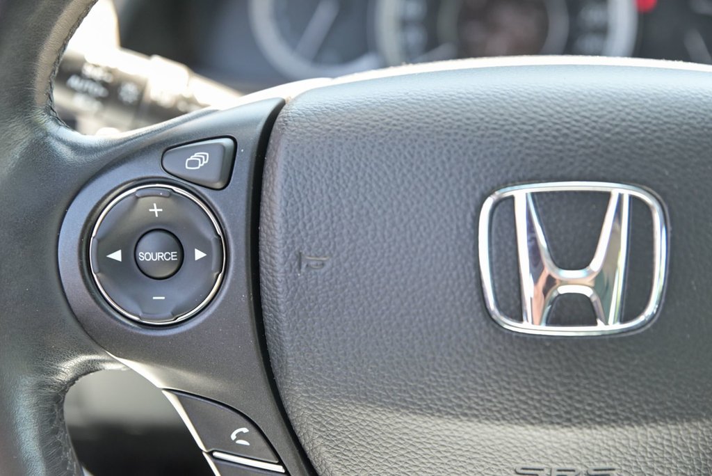 2013 Honda Accord Sedan Touring, Bancs Chauffants in Sainte-Julie, Quebec - 17 - w1024h768px