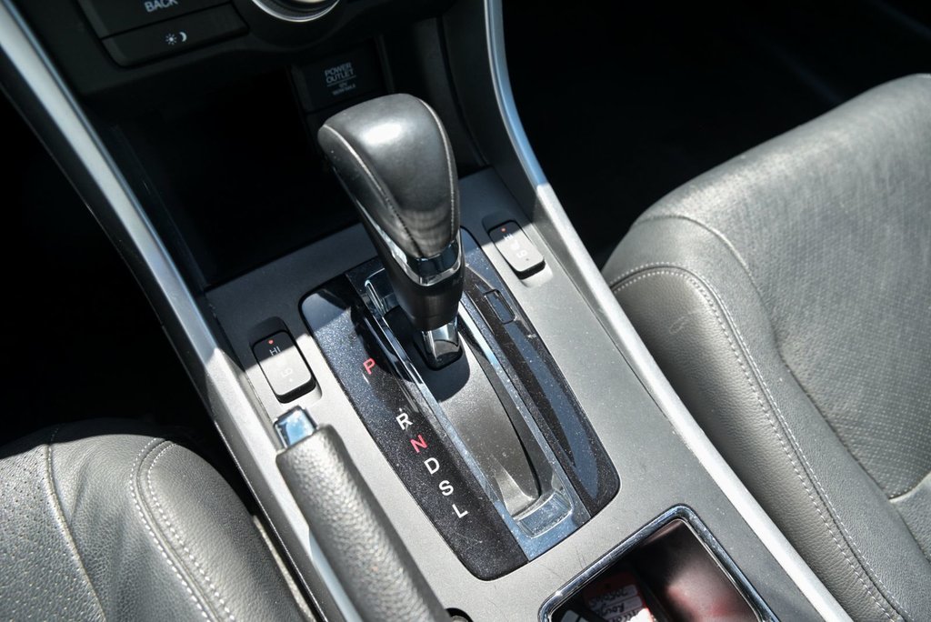 2013 Honda Accord Sedan Touring, Bancs Chauffants in Sainte-Julie, Quebec - 22 - w1024h768px