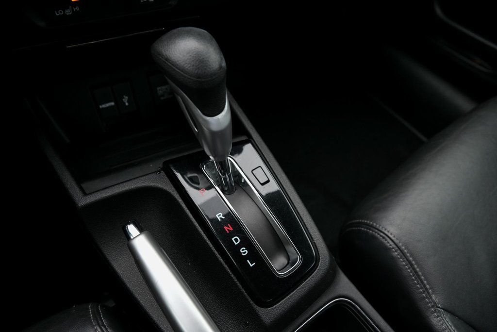 Honda Civic Sedan Touring, Cuir, Toit ouvrant, sièges Chauffants 2014 à Sainte-Julie, Québec - 23 - w1024h768px