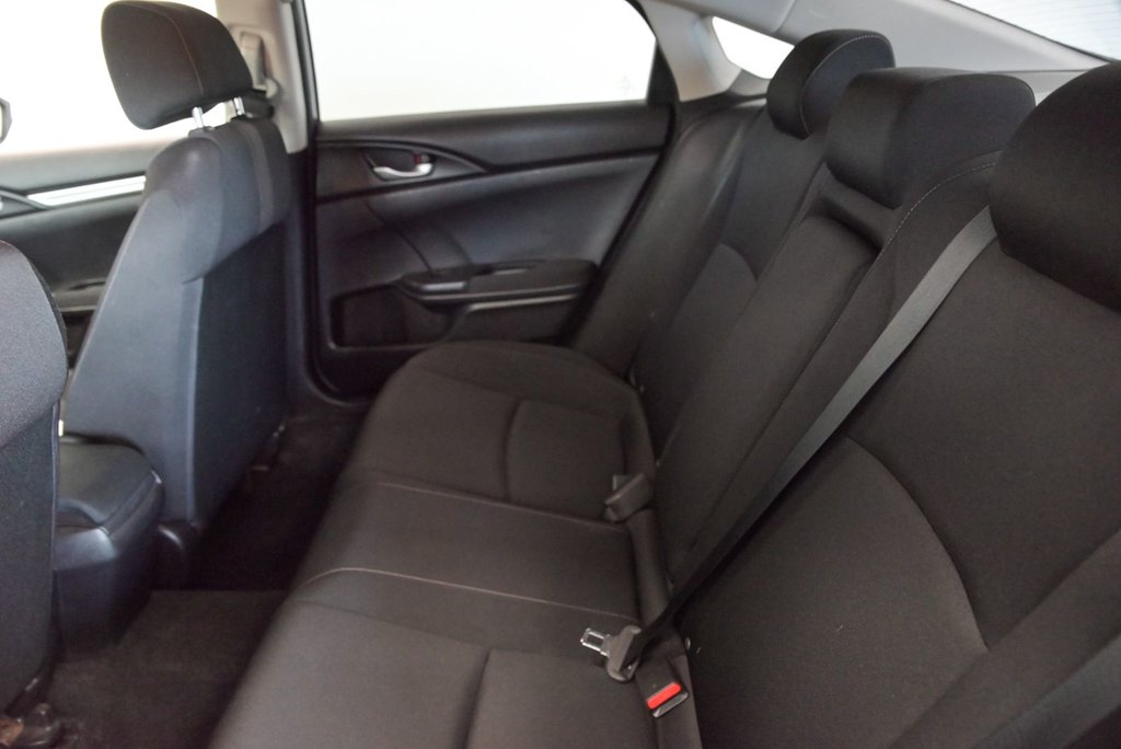 2019 Honda Civic Sedan LX Sièges chauffants Bluetooth Mags in Sainte-Julie, Quebec - 19 - w1024h768px