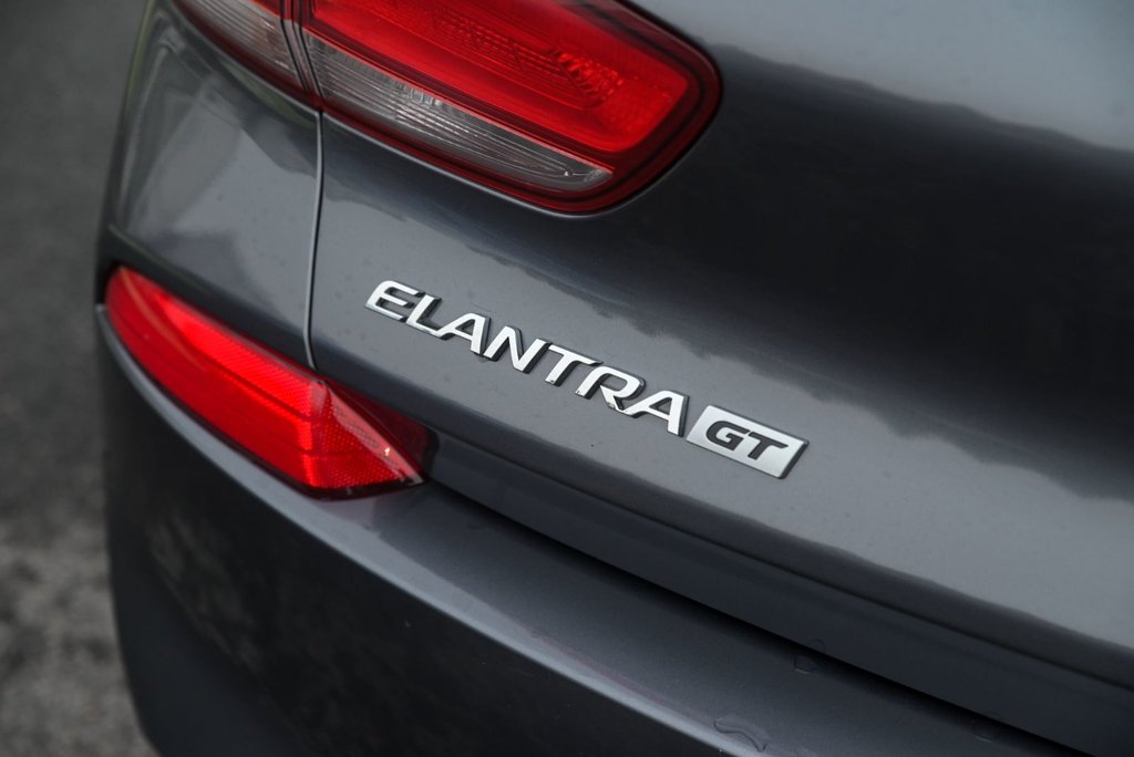 Hyundai Elantra GT GL, Volant chauffant Sièges chauffants 2018 à Sainte-Julie, Québec - 7 - w1024h768px