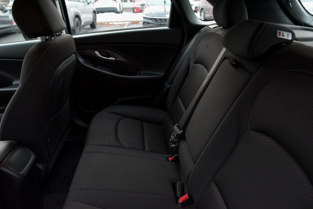 Hyundai Elantra GT GL, Volant chauffant Sièges chauffants 2018 à Sainte-Julie, Québec - 20 - w1024h768px