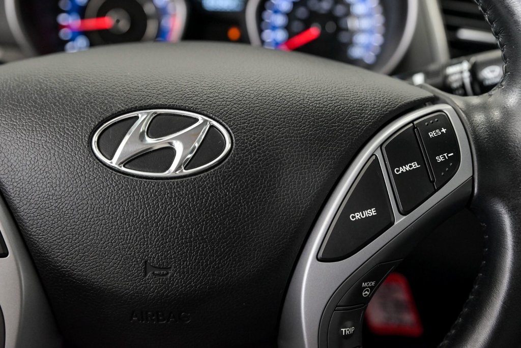Hyundai Elantra GLS Manuelle Toit ouvrant Bluetooth 2015 à Sainte-Julie, Québec - 13 - w1024h768px