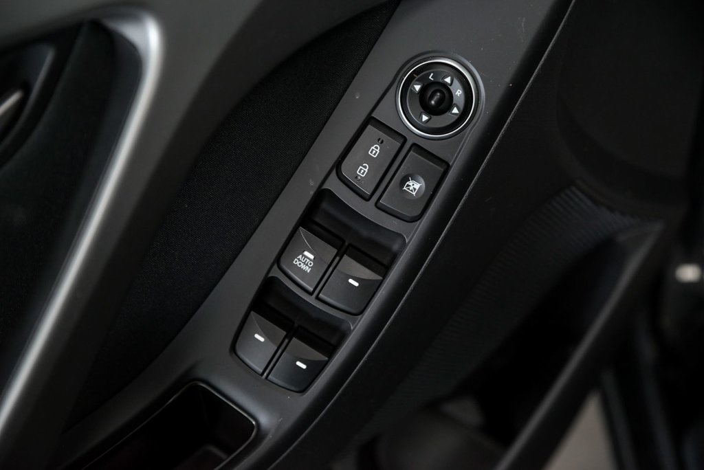 Hyundai Elantra GLS Manuelle Toit ouvrant Bluetooth 2015 à Sainte-Julie, Québec - 7 - w1024h768px