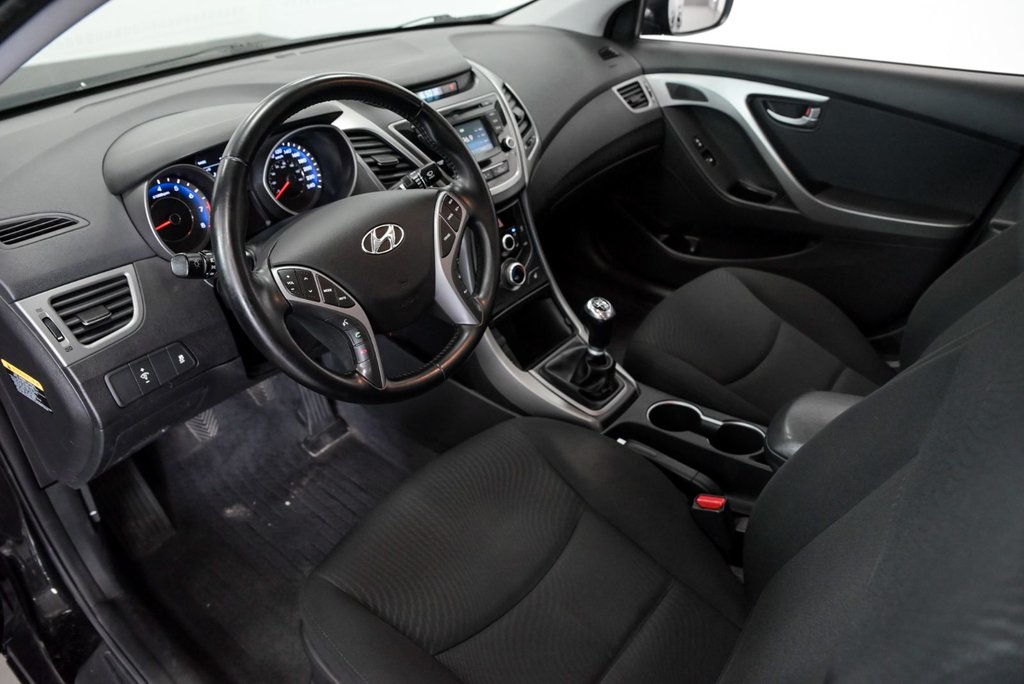 Hyundai Elantra GLS Manuelle Toit ouvrant Bluetooth 2015 à Sainte-Julie, Québec - 10 - w1024h768px