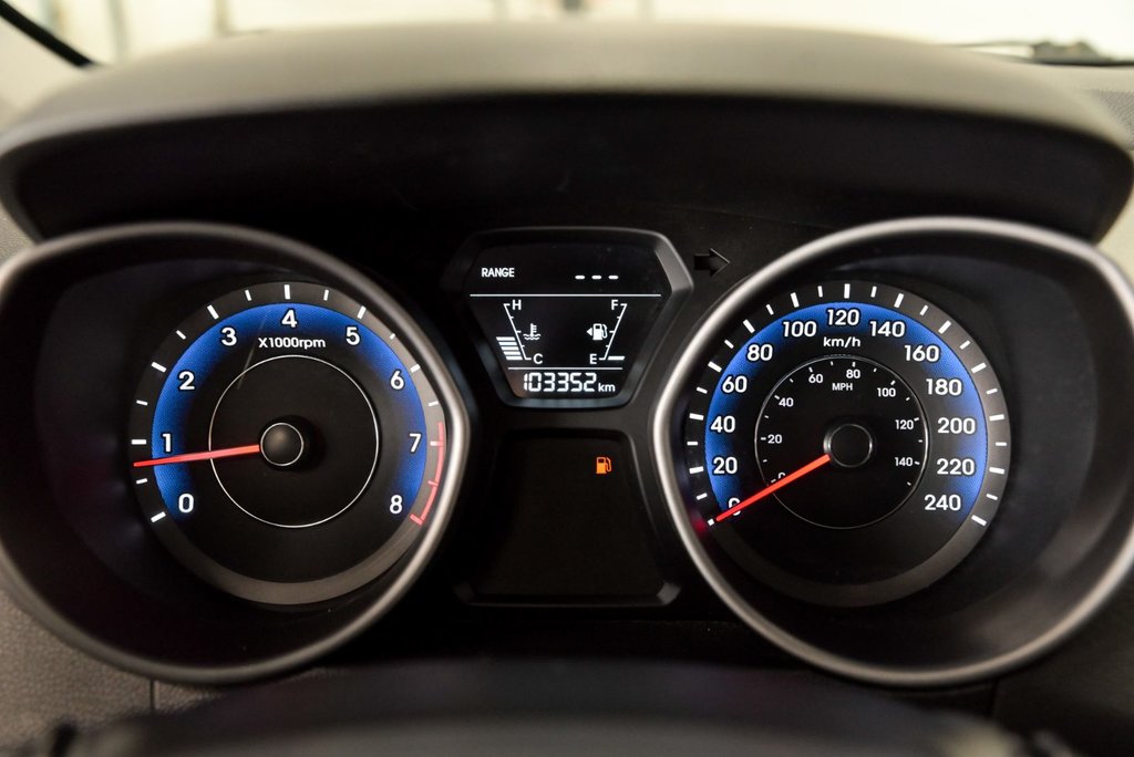 Hyundai Elantra GLS Manuelle Toit ouvrant Bluetooth 2015 à Sainte-Julie, Québec - 11 - w1024h768px