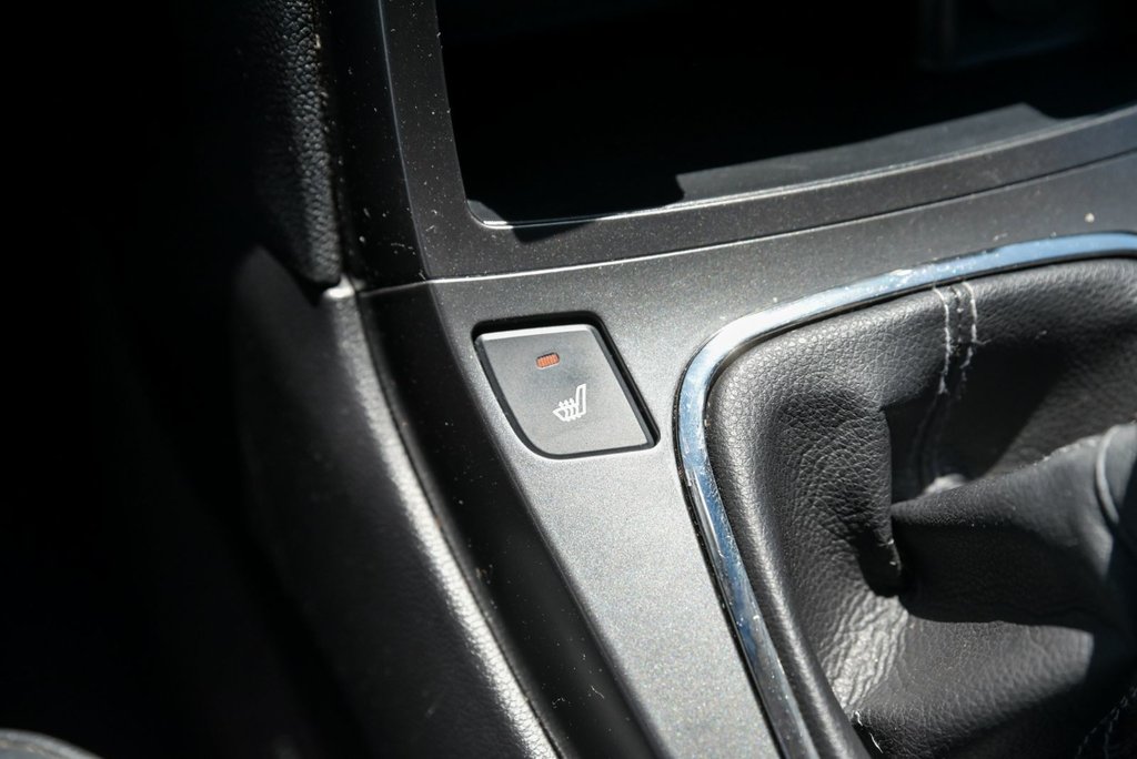 2011 Hyundai Genesis Coupe Premium in Sainte-Julie, Quebec - 20 - w1024h768px