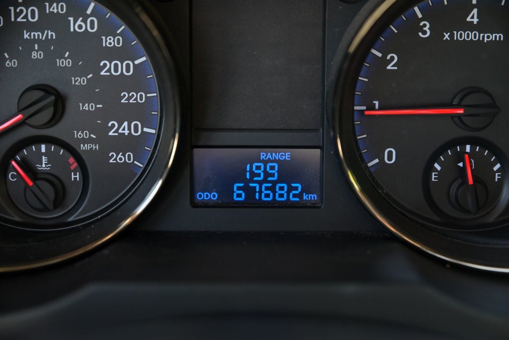 2011 Hyundai Genesis Coupe Premium in Sainte-Julie, Quebec - 14 - w1024h768px