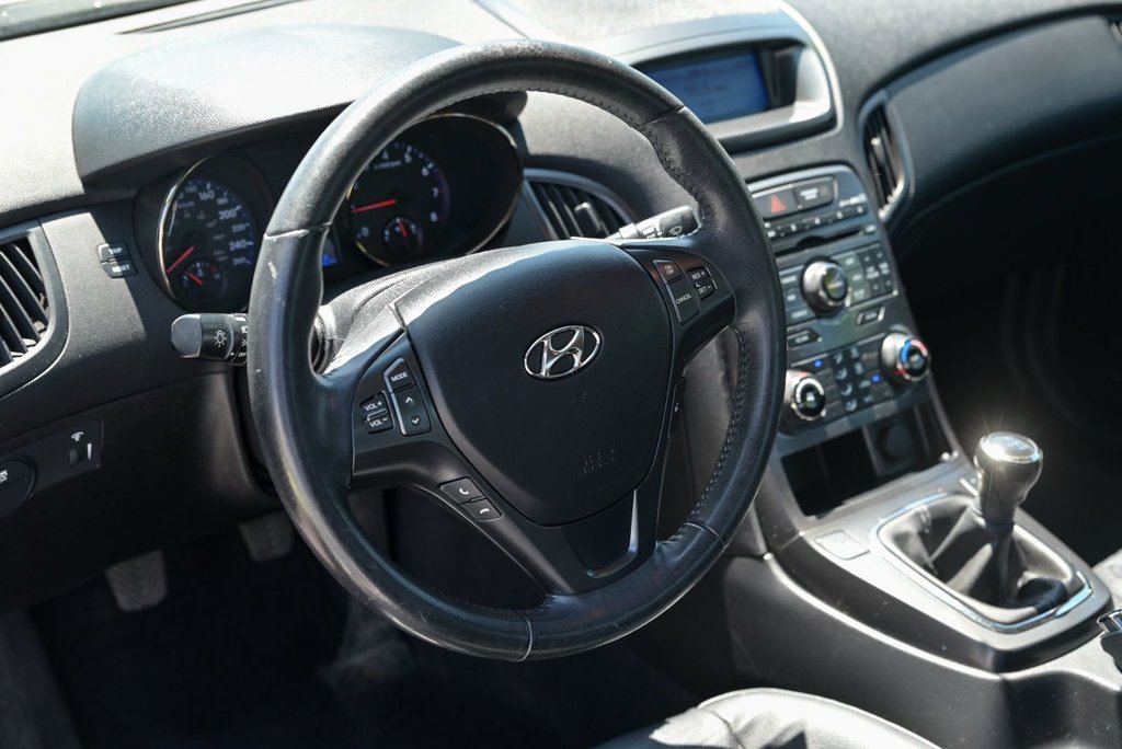 2011 Hyundai Genesis Coupe Premium in Sainte-Julie, Quebec - 11 - w1024h768px