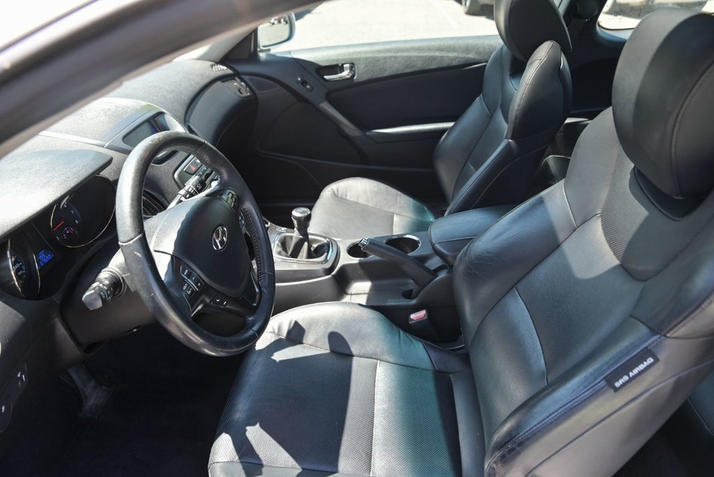 2011 Hyundai Genesis Coupe Premium in Sainte-Julie, Quebec - 10 - w1024h768px
