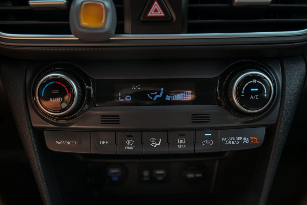 Kona Luxury AWD Cuir Toit Volant chauffant Carplay 2021 à Sainte-Julie, Québec - 21 - w1024h768px