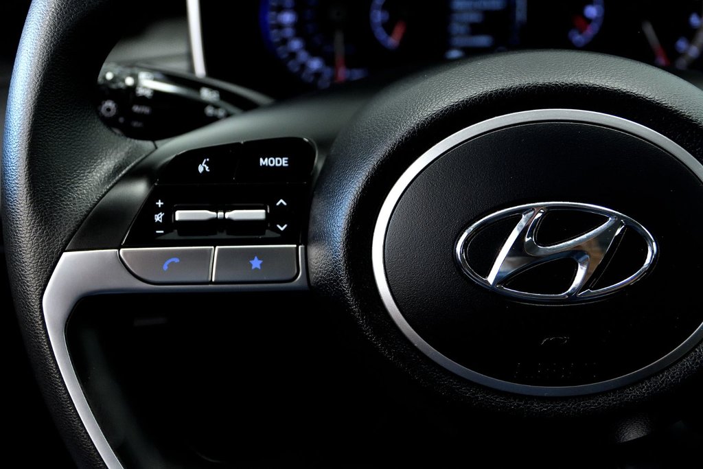 2023 Hyundai Tucson Essential AWD Sièges chauffants Carplay in Sainte-Julie, Quebec - 19 - w1024h768px