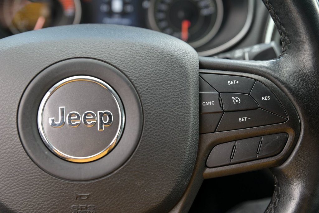 2019 Jeep Cherokee Trailhawk, Bancs chauffants et en cuir in Sainte-Julie, Quebec - 16 - w1024h768px