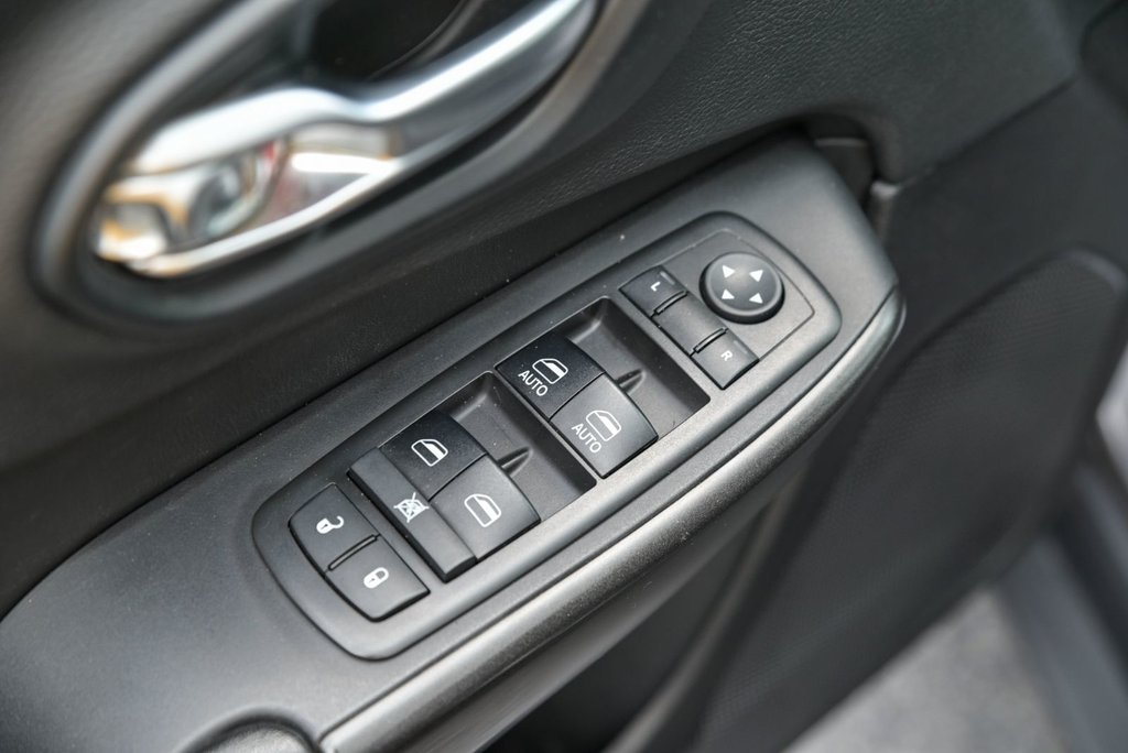 2019 Jeep Cherokee Trailhawk, Bancs chauffants et en cuir in Sainte-Julie, Quebec - 9 - w1024h768px