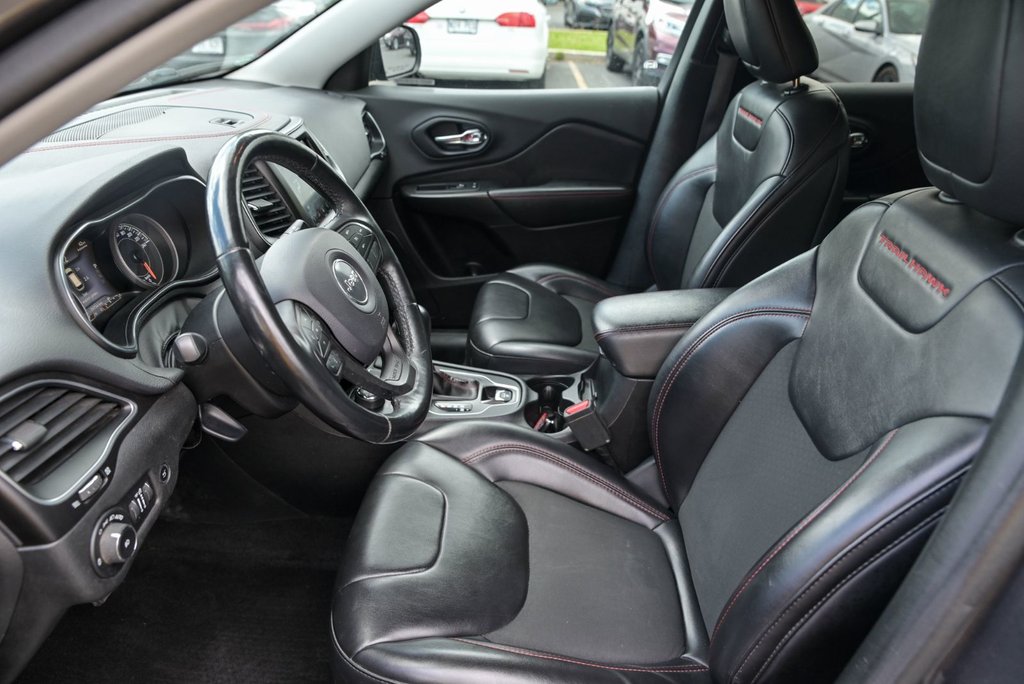 2019 Jeep Cherokee Trailhawk, Bancs chauffants et en cuir in Sainte-Julie, Quebec - 10 - w1024h768px