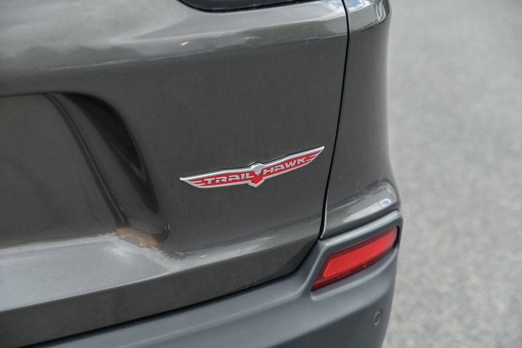 2019 Jeep Cherokee Trailhawk, Bancs chauffants et en cuir in Sainte-Julie, Quebec - 8 - w1024h768px