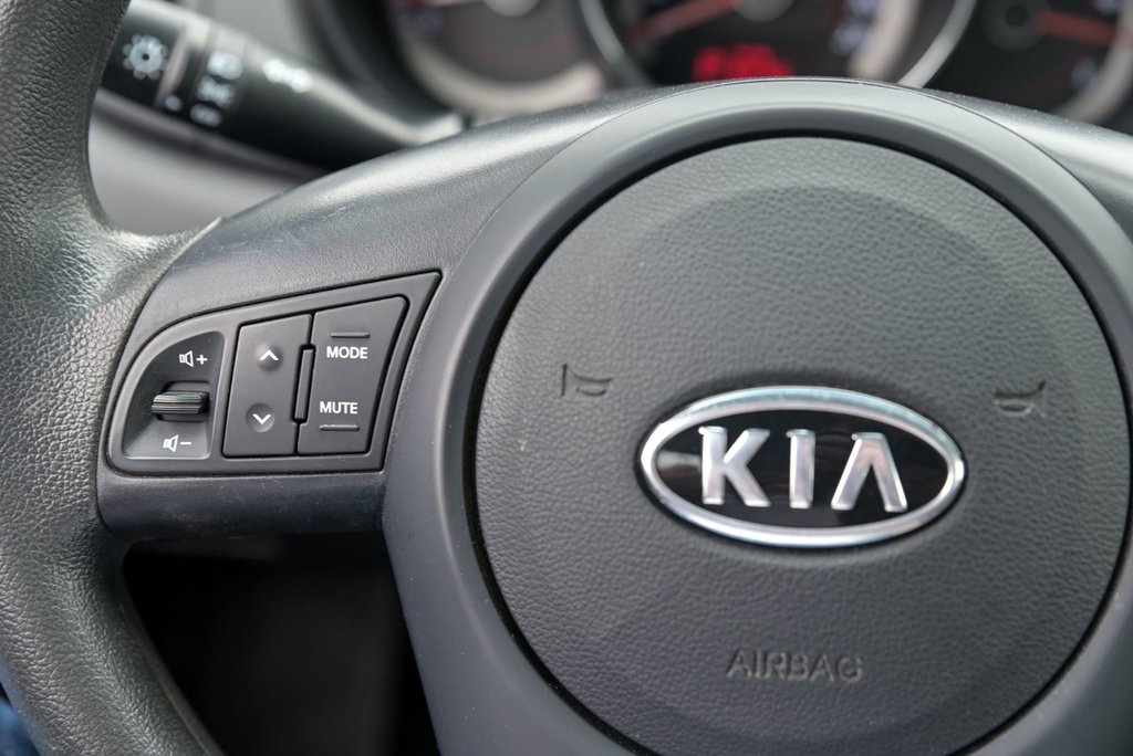 2013 Kia Forte 5-Door EX, Bancs chauffants in Sainte-Julie, Quebec - 15 - w1024h768px