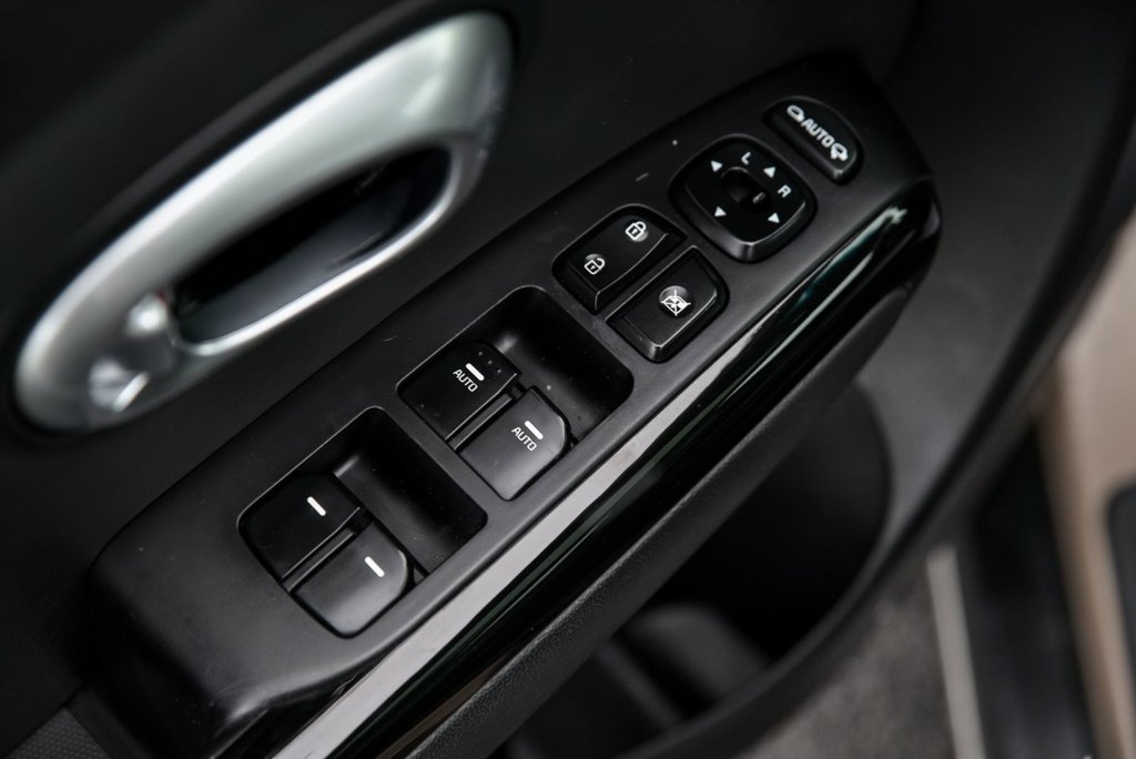 Kia Soul SX, Cuire, toit ouvrant/Pano, volant chaffant 2016 à Sainte-Julie, Québec - 9 - w1024h768px