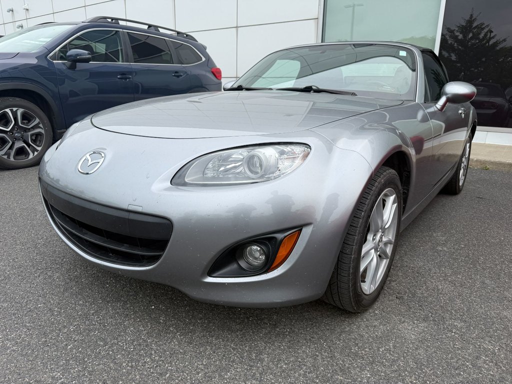 2010 Mazda MX-5 in Sainte-Julie, Quebec - 1 - w1024h768px