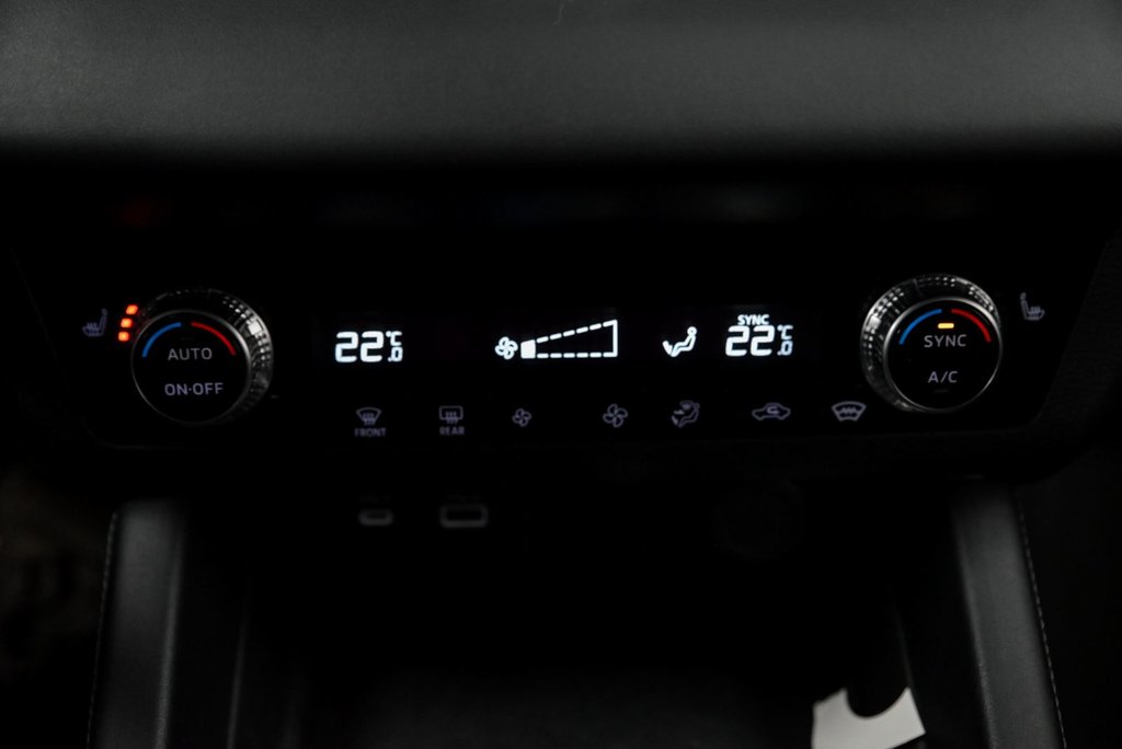 Mitsubishi Outlander PHEV ES, Sièges Chauffants,plug-in, Carplay, Hybrid 2023 à Sainte-Julie, Québec - 18 - w1024h768px