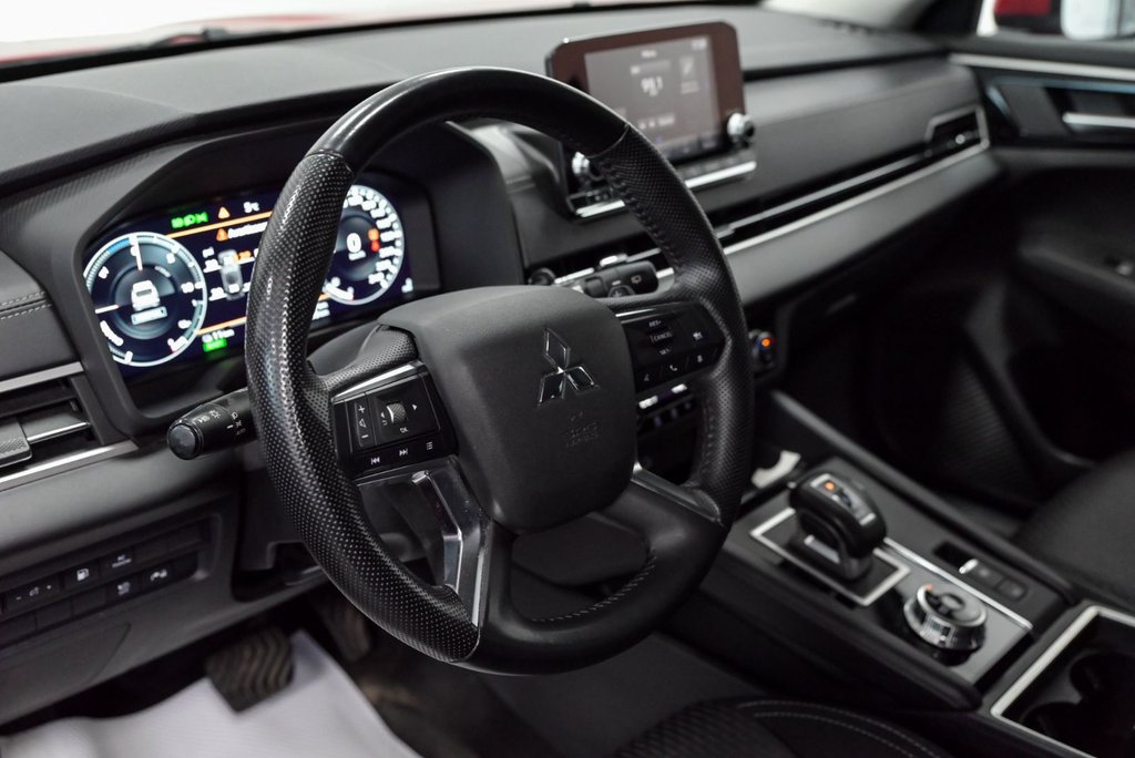 Mitsubishi Outlander PHEV ES, Sièges Chauffants,plug-in, Carplay, Hybrid 2023 à Sainte-Julie, Québec - 10 - w1024h768px