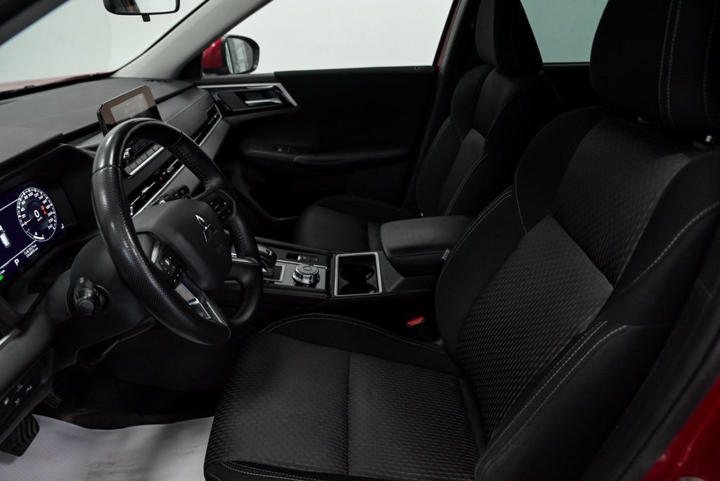 Mitsubishi Outlander PHEV ES, Sièges Chauffants,plug-in, Carplay, Hybrid 2023 à Sainte-Julie, Québec - 9 - w1024h768px