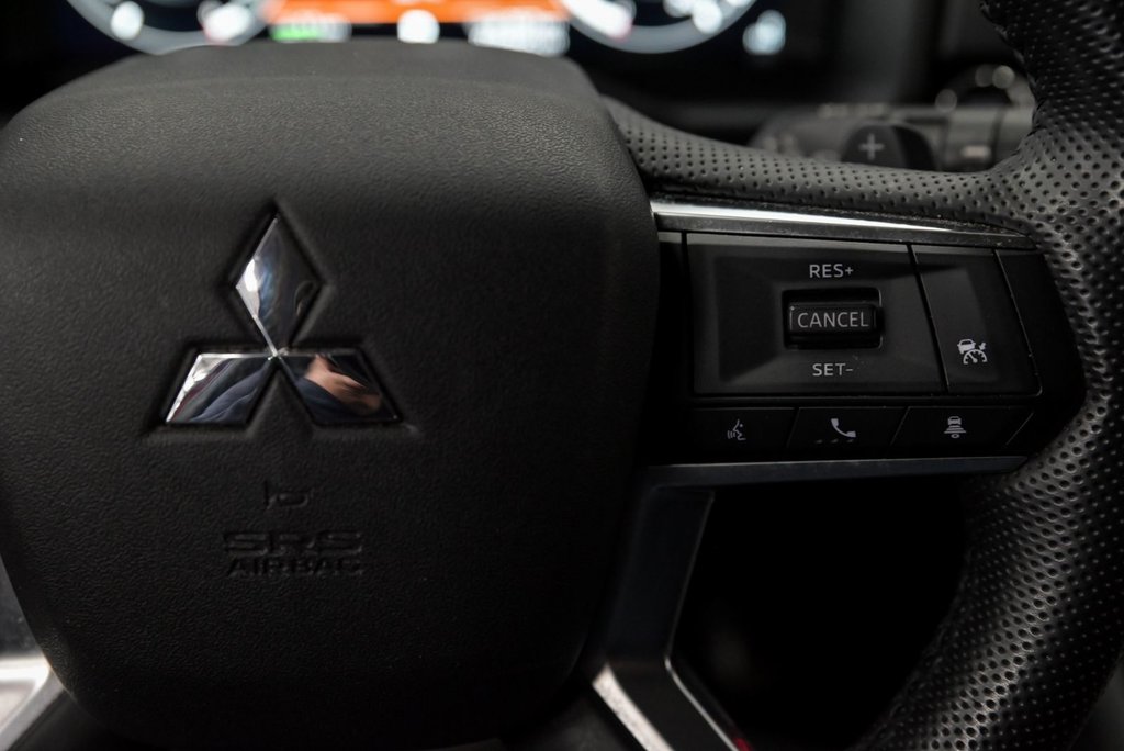Mitsubishi Outlander PHEV ES, Sièges Chauffants,plug-in, Carplay, Hybrid 2023 à Sainte-Julie, Québec - 14 - w1024h768px