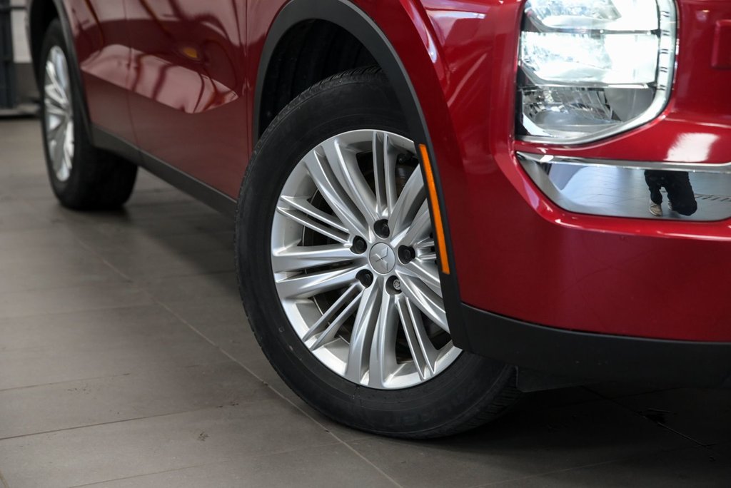 Mitsubishi Outlander PHEV ES, Sièges Chauffants,plug-in, Carplay, Hybrid 2023 à Sainte-Julie, Québec - 3 - w1024h768px