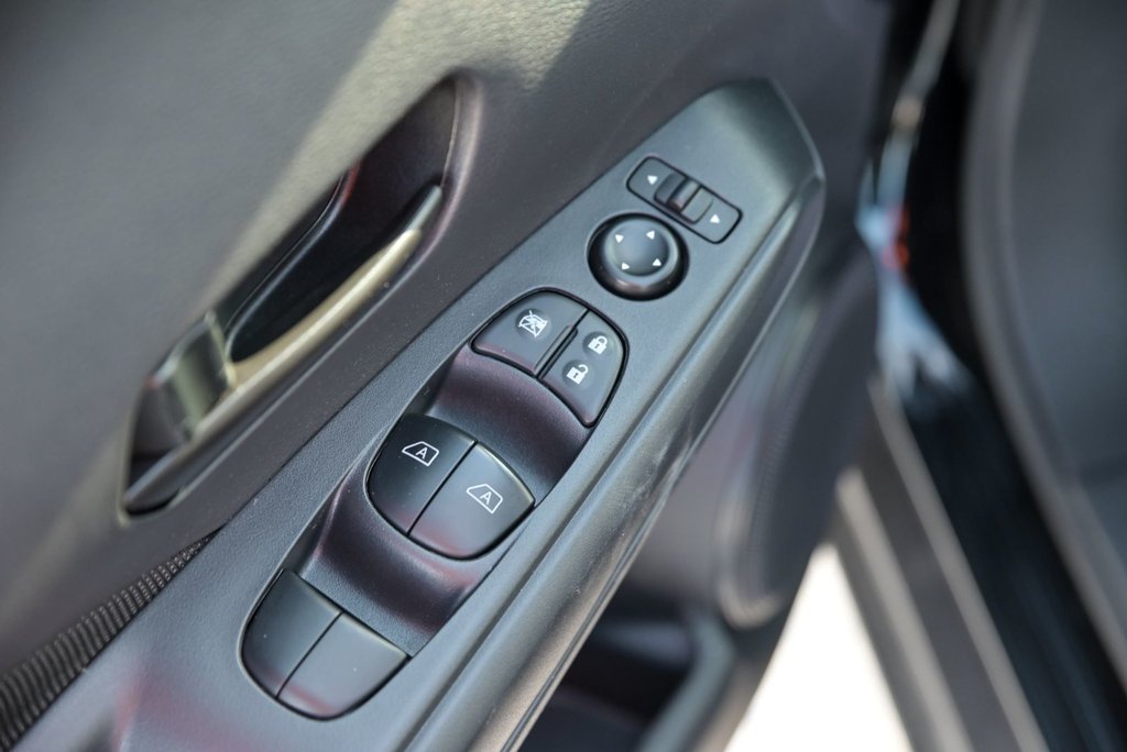 Nissan Kicks Play S,Carplay, Bancs Chauffants 2025 à Sainte-Julie, Québec - 7 - w1024h768px