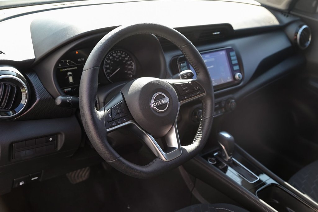 Nissan Kicks SV Carplay Volant chauffant Bluetooth 2024 à Sainte-Julie, Québec - 11 - w1024h768px