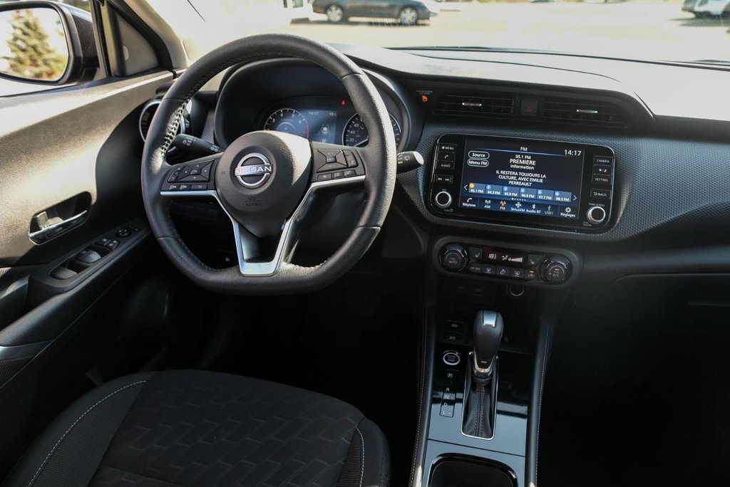 Nissan Kicks SV Carplay Volant chauffant Bluetooth 2024 à Sainte-Julie, Québec - 22 - w1024h768px