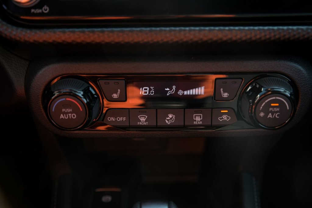 Nissan Kicks SV Carplay Volant chauffant Bluetooth 2024 à Sainte-Julie, Québec - 19 - w1024h768px